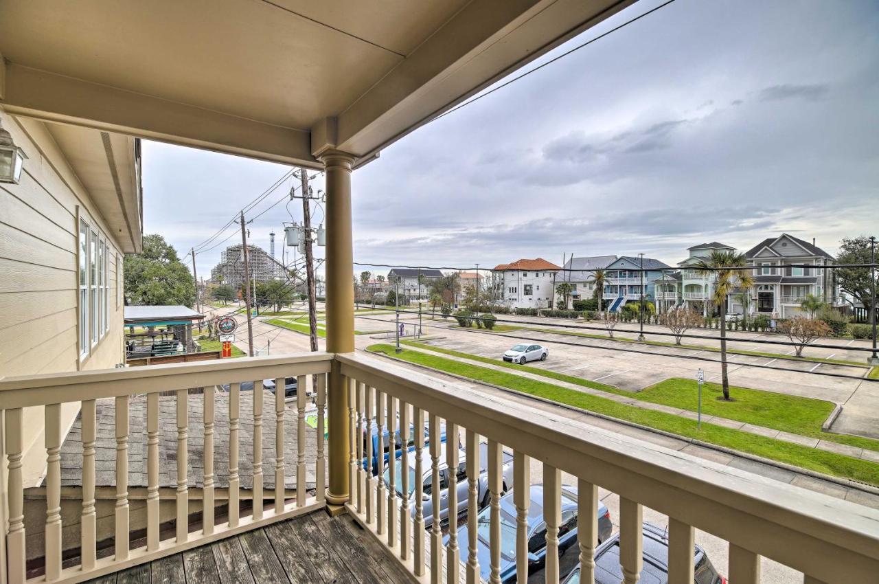 Apt With Balconies - Steps To Kemah Boardwalk! Apartment Exterior photo
